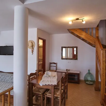 Aelia Villa